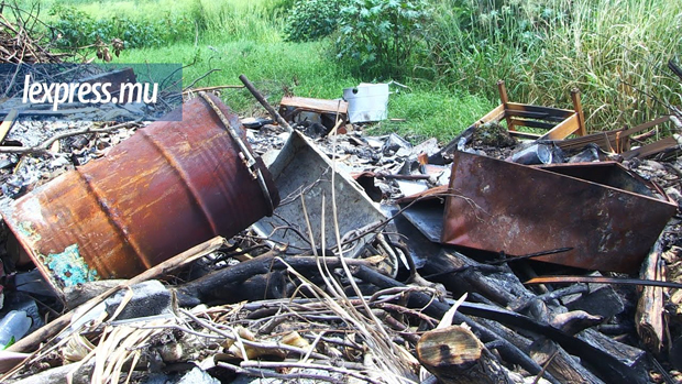 Calodyne: un camion déverse ses déchets sur un terrain quotidiennement