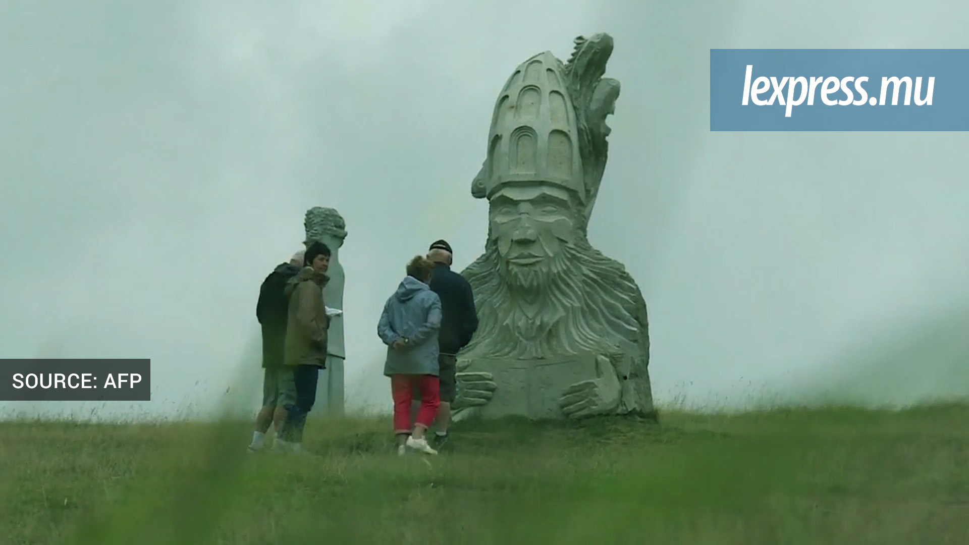 Bretagne : la Vallée des Saints, «paradis des sculpteurs»