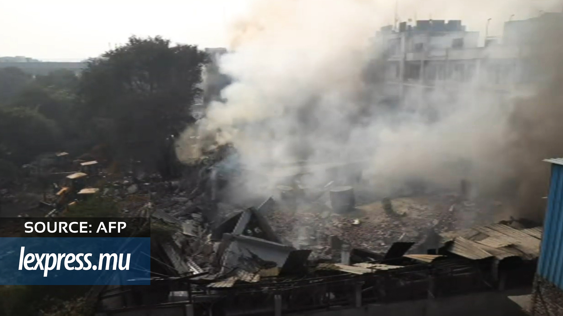 Inde: plusieurs pompiers blessés dans l’effondrement d’une usine en feu 