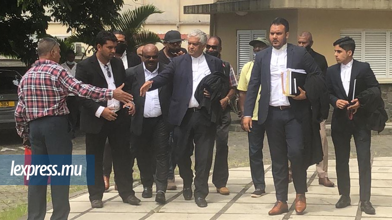 Enquête judiciaire: «Ena ene paké dokiman ki nou ena ki peut-être District Council pena» dit Valayden